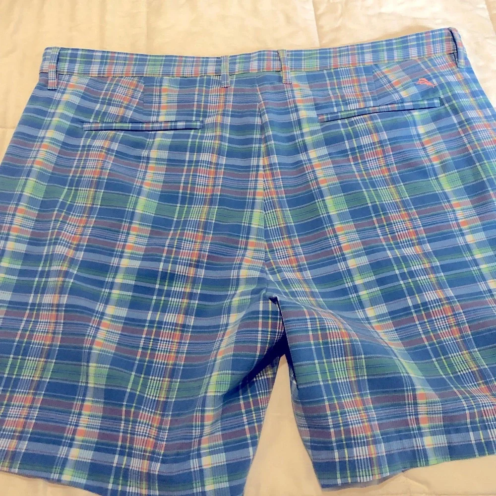Men’s Tommy Bahama Plaid Shorts, size 42, Blue,pink, and green - Picture 1 of 10